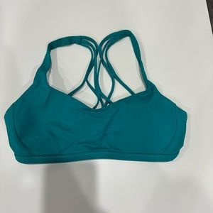 Lululemon teal sports bra